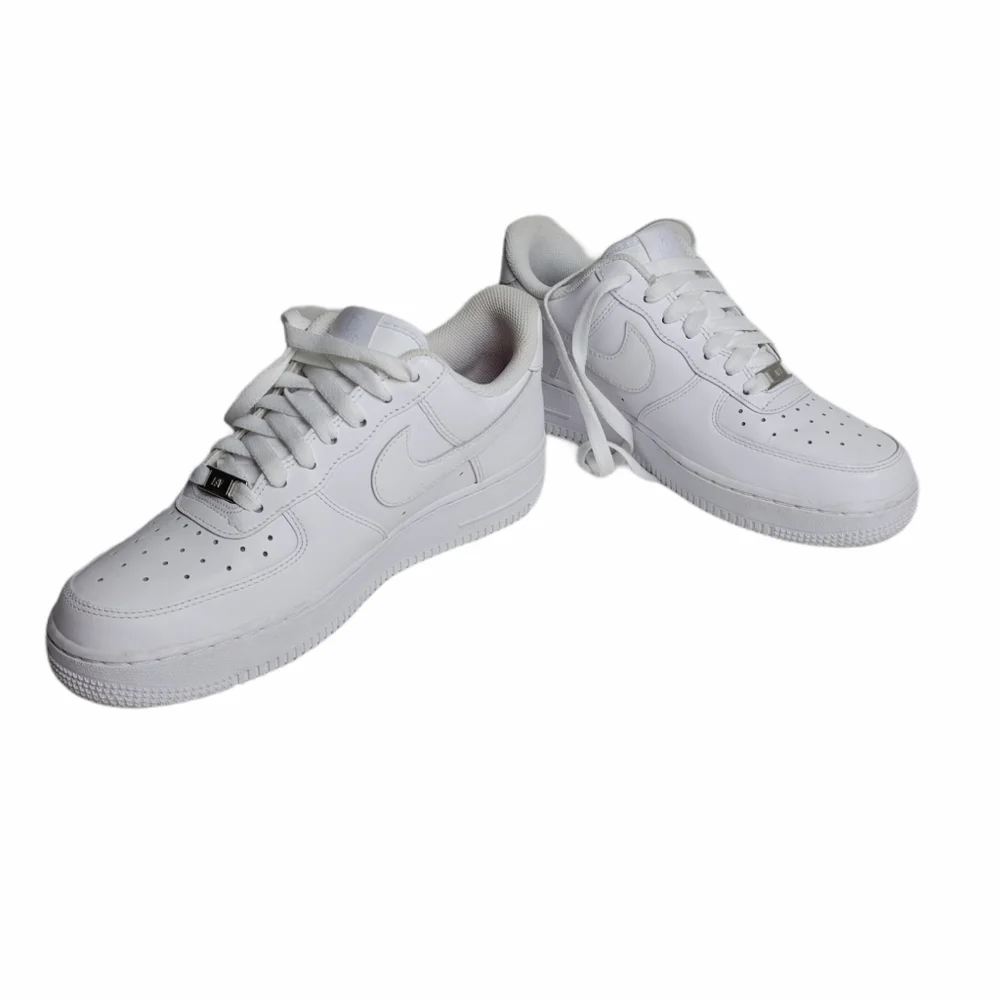 Nike Air Force 1, White, 8½M - Picture 6 of 8